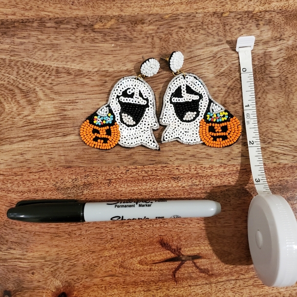 Halloween Beaded ghost earrings 👻 lightweight! - Picture 5 of 5
